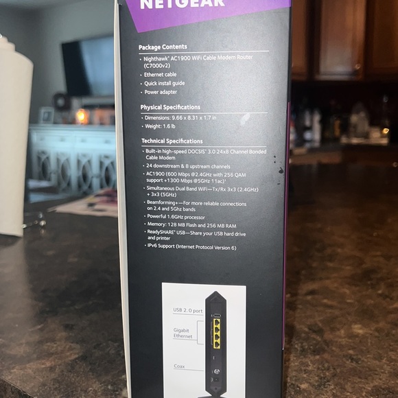 NetGear NightHawk AC1900 WiFi Cable Modem Router - Picture 6 of 12